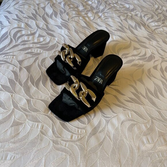 ZARA Black Velvet Chain Heeled Mules | Gold Chunky Chain | Size 37 - Picture 5 of 6